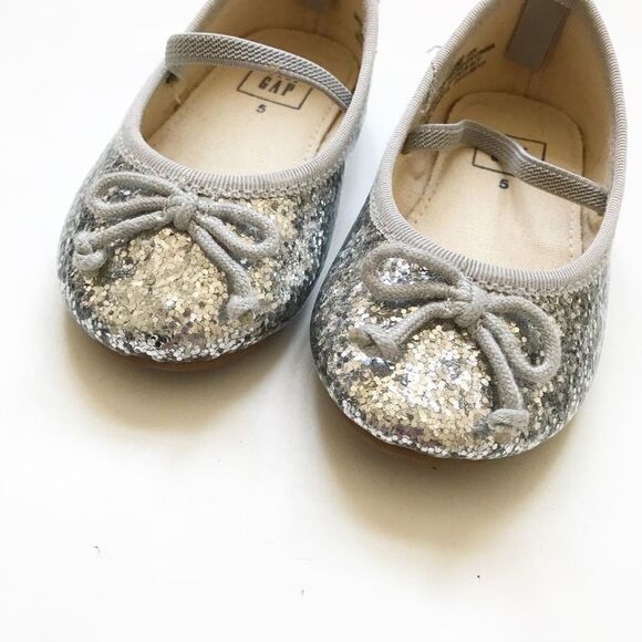 Babygap silver glitter bow flats EUC size 5 - Picture 3 of 4